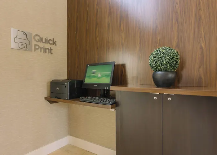Courtyard By Marriott Nashua
